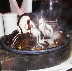 Brownie With Hot Chocolate Sauce